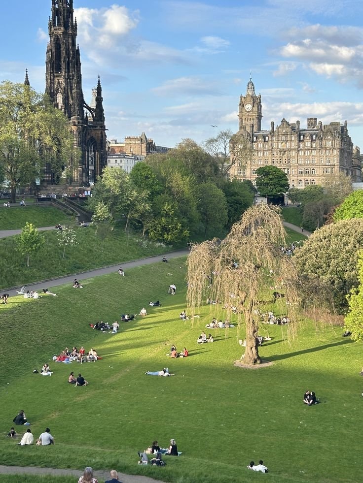 Edinburgh Scotland castle (photo 2 of 4)