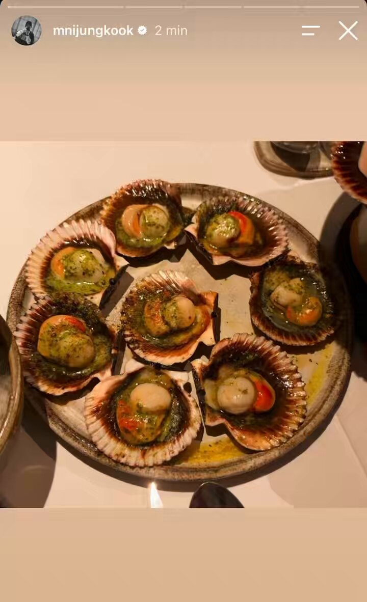 Jungkook food photos with Taehyung