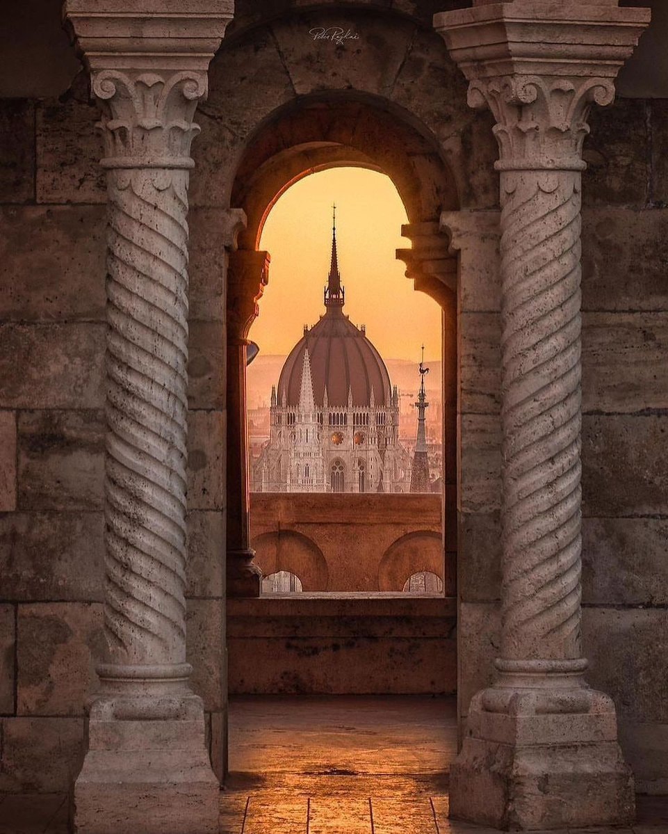 Hungarian Parliament Building Budapest sunset (photo 4 of 4)