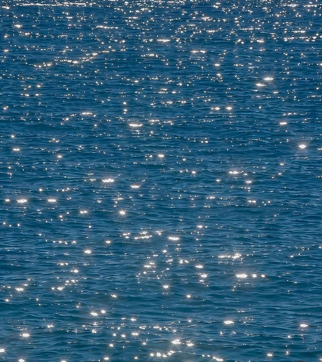 Ocean blue waves (photo 3 of 4)