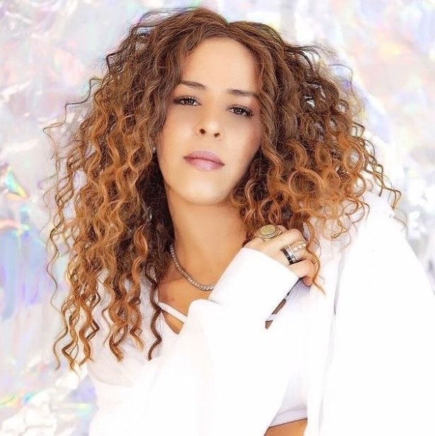 Flora Matos on João Gomes