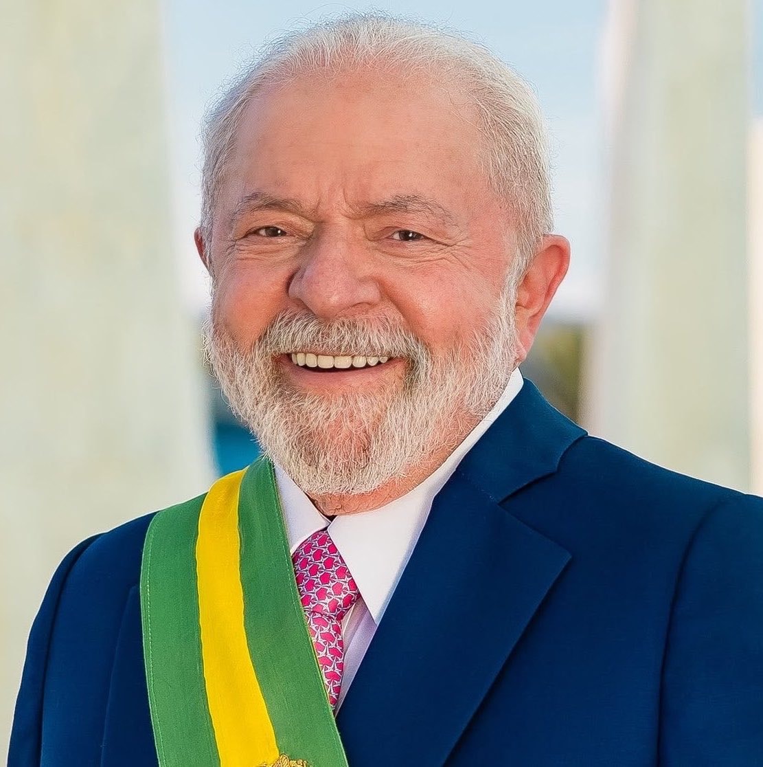 Urias supports Lula 13 (photo 2 of 2) Urias supports Lula 13 (photo 2 of 2)