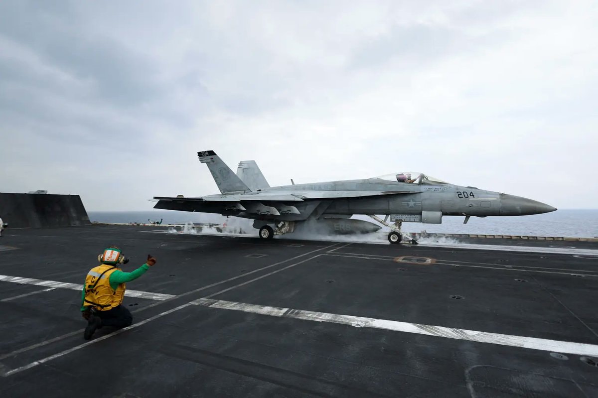 USS Dwight D. Eisenhower mishap off Virginia (photo 2 of 3) USS Dwight D. Eisenhower mishap off Virginia (photo 2 of 3)