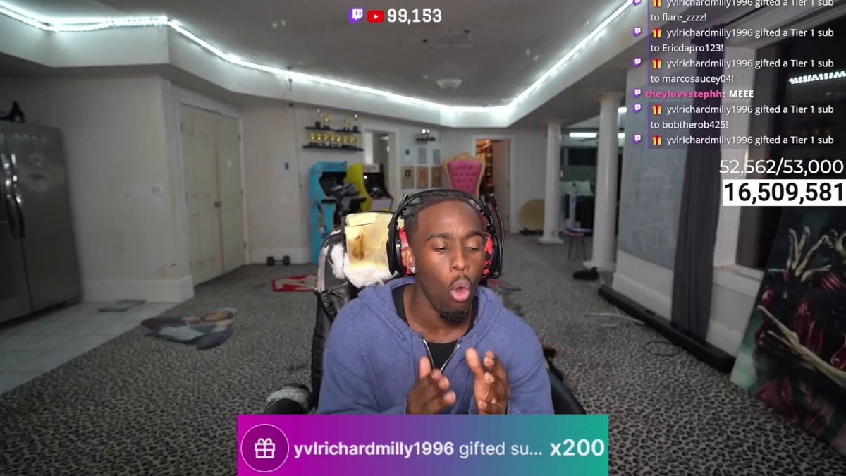 Playboi Carti gifts Kai Cenat Twitch subs
