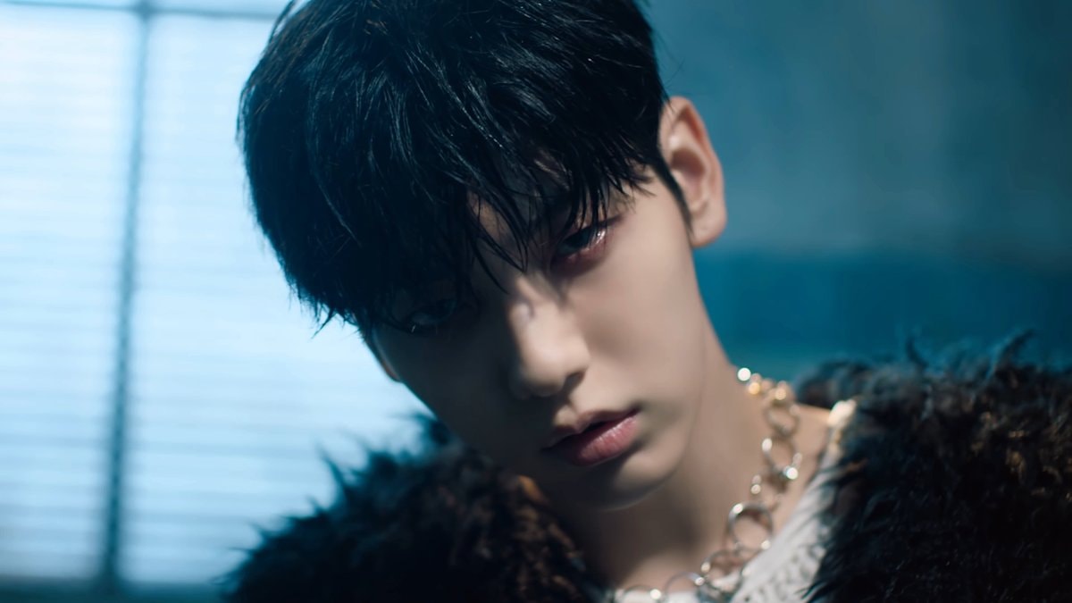 TXT Good Boy Gone Bad Anniversary (photo 2 of 4)