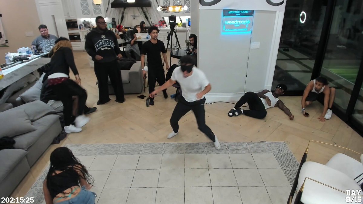 Xena vs FinesseFav blindfolded belt whipping