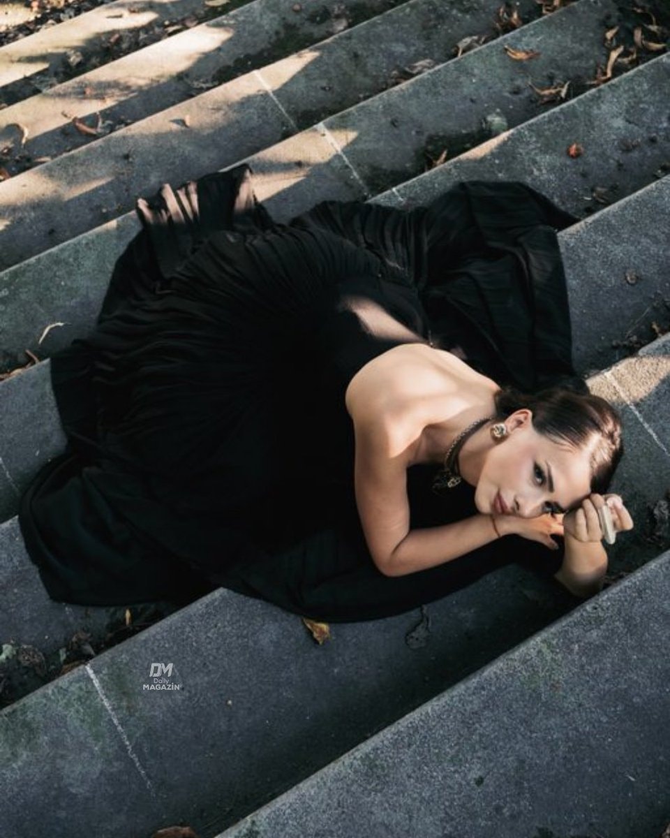Ecem Öz black photos