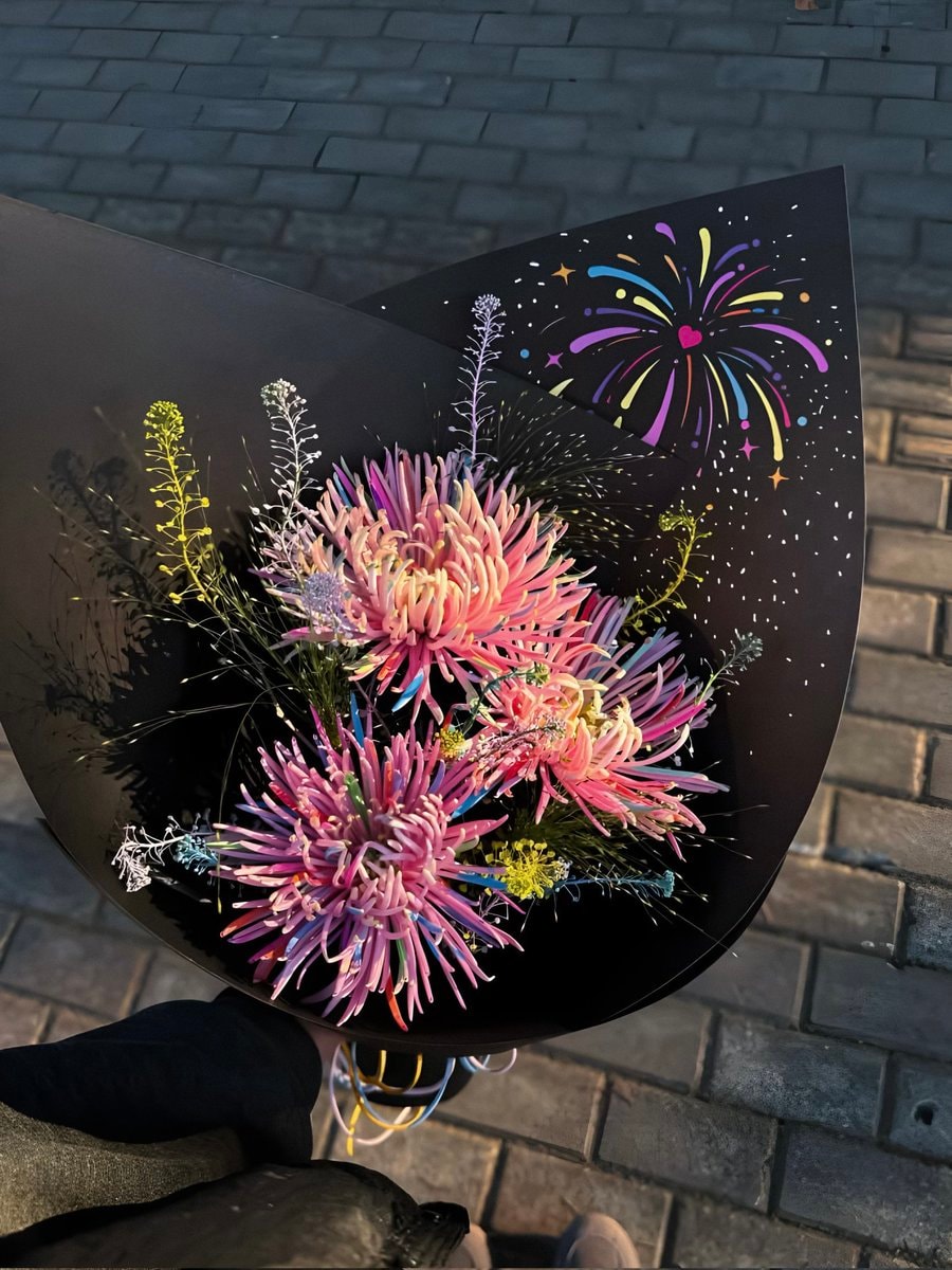 Straw bouquet fan gift (photo 2 of 2)