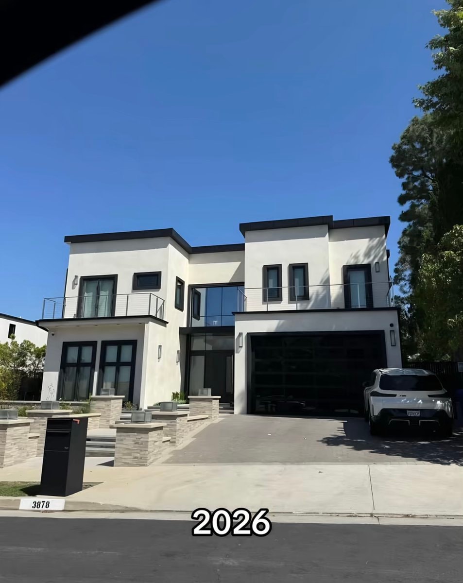 house exterior (photo 2 of 2)