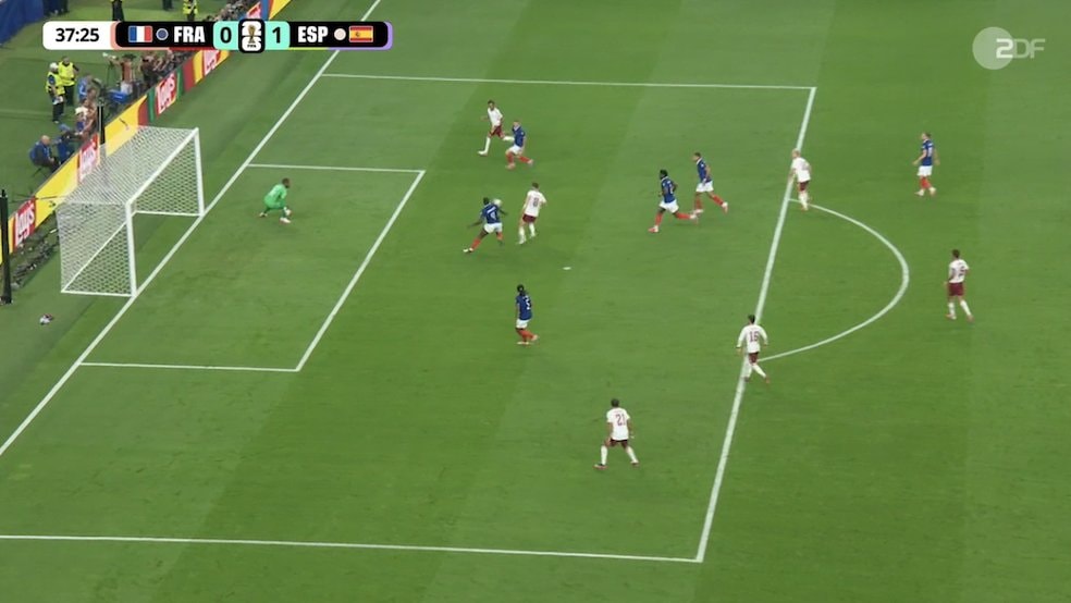 Spain leads France 1-0 (photo 4 of 4)