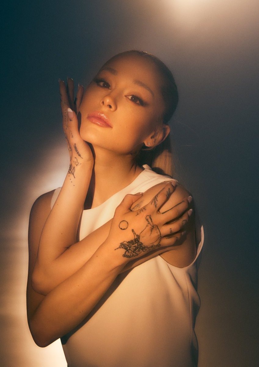 Ariana Grande supernatural Spotify (photo 2 of 2)