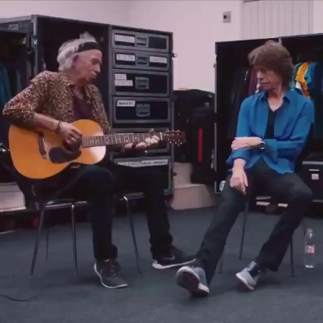 Mick Jagger Keith Richards sing together