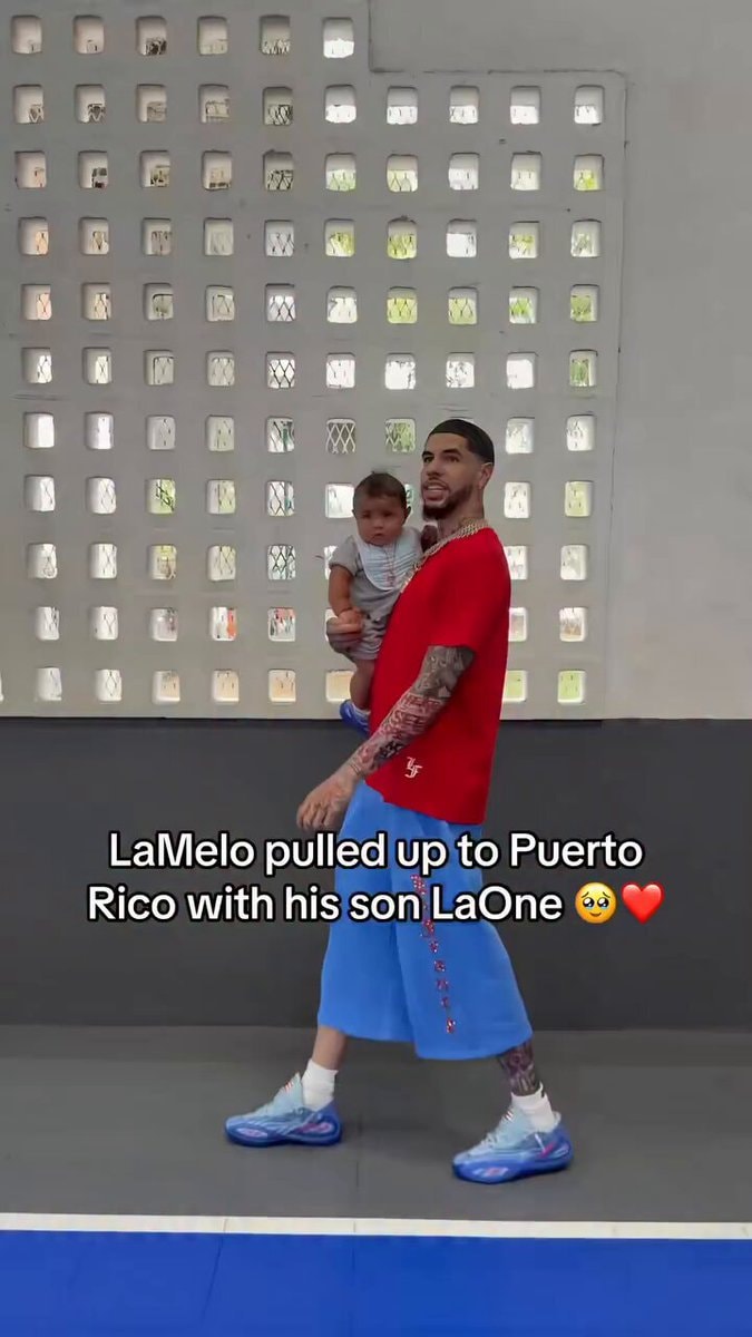LaMelo and LaOne in Puerto Rico