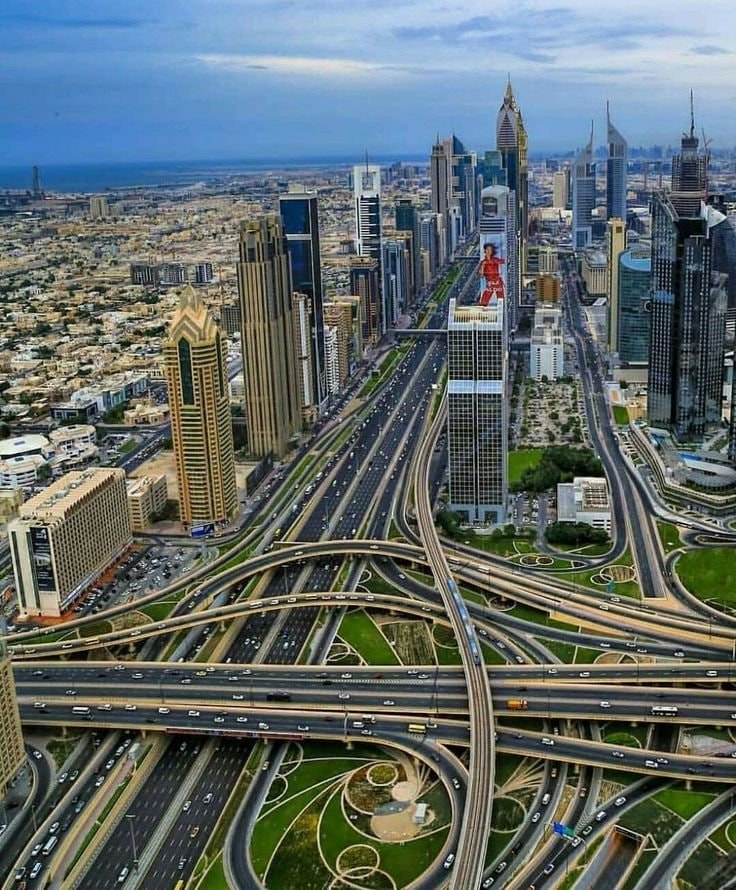 Dubai cityscape highway interchange (photo 1 of 4)