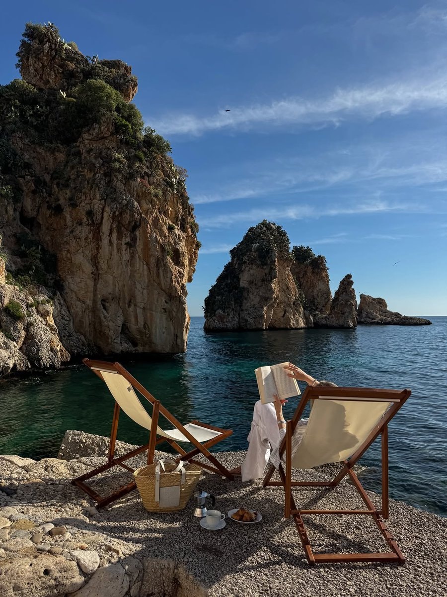Sicily seaside breakfast with LOEWE (photo 2 of 2)