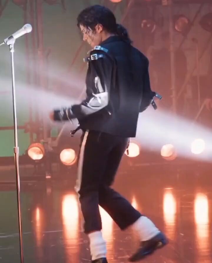 Michael Jackson live performance