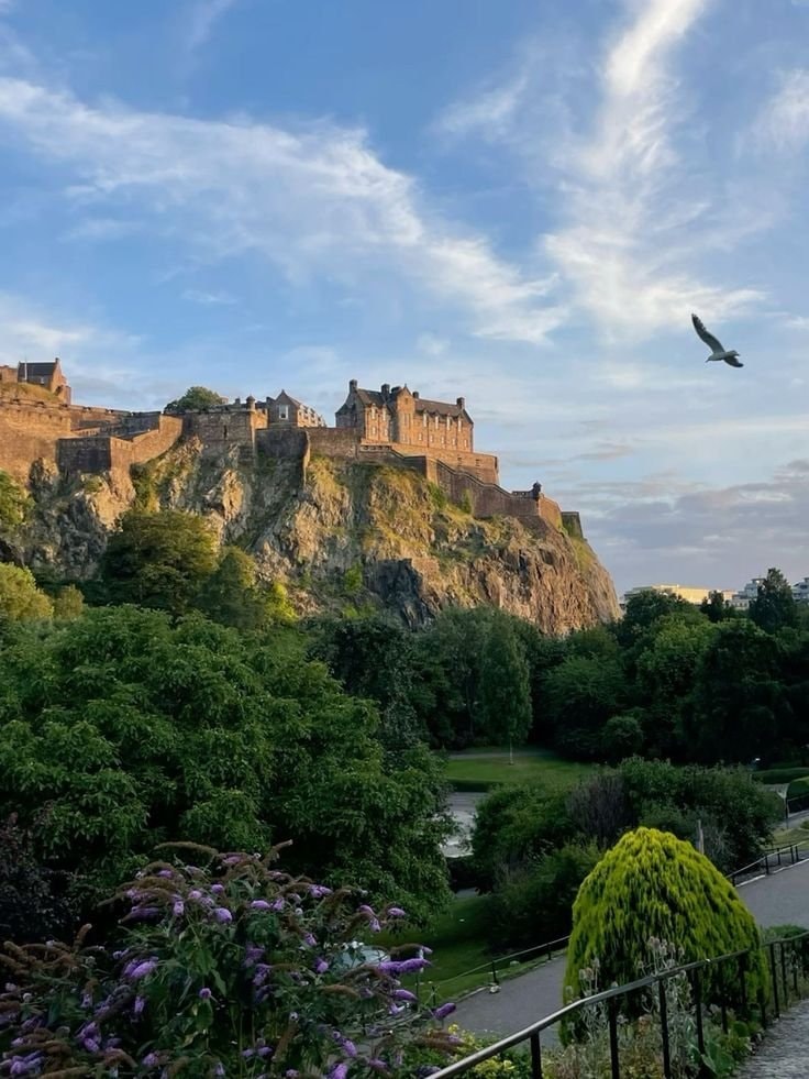 Edinburgh Scotland castle (photo 1 of 4)