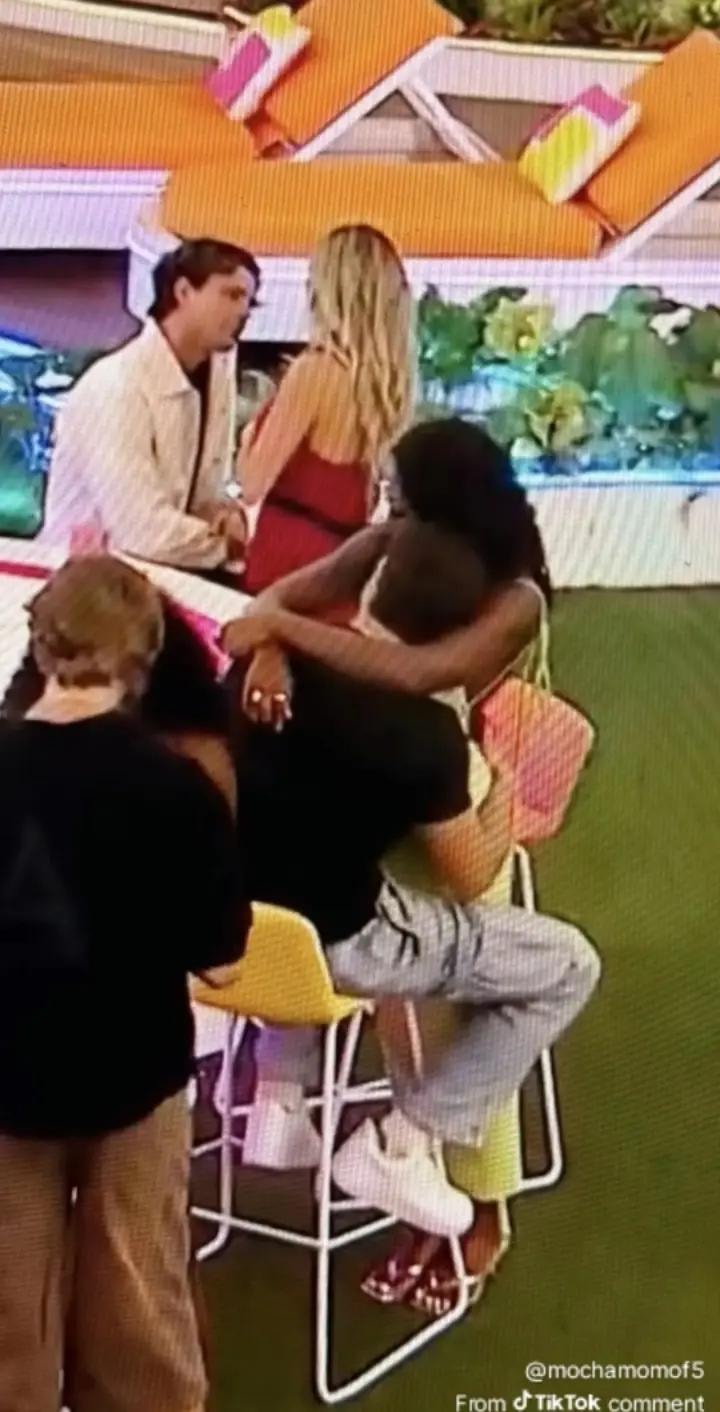 Aniya and Carl Love Island USA season 8 (photo 4 of 4)