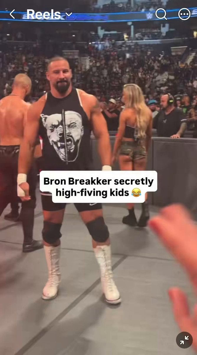 Bron Breakker high-fiving kids