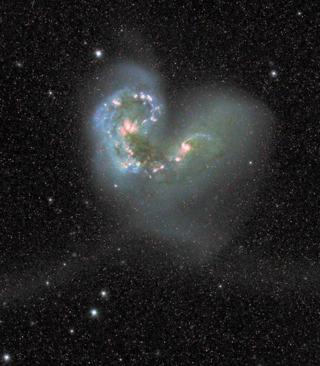 Two galaxies collide 64 million years away (photo 2 of 4)