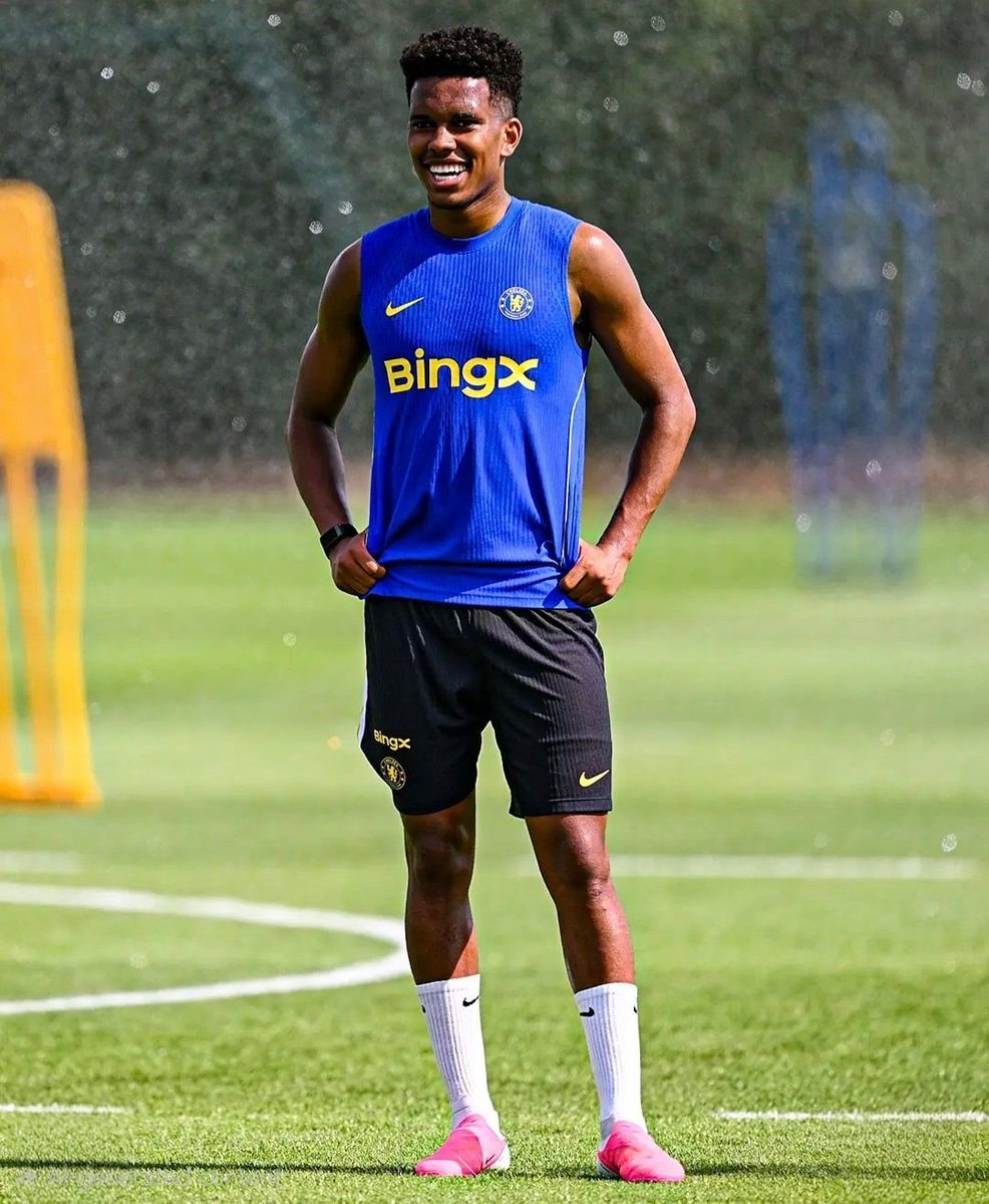 Estevão Chelsea fit