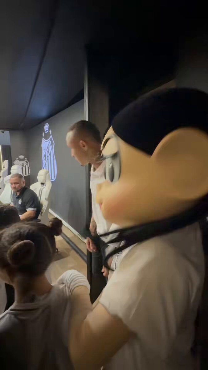 MAGALI announces Everton Cebolinha