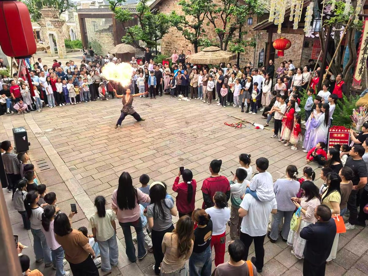 Jieqiao Ancient Village Jiangxi (photo 2 of 4)