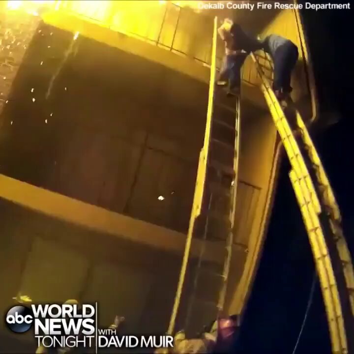Father rescues kids from fire
