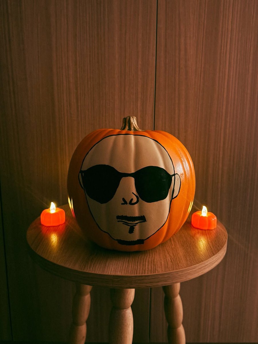 Pitbull Halloween pumpkin