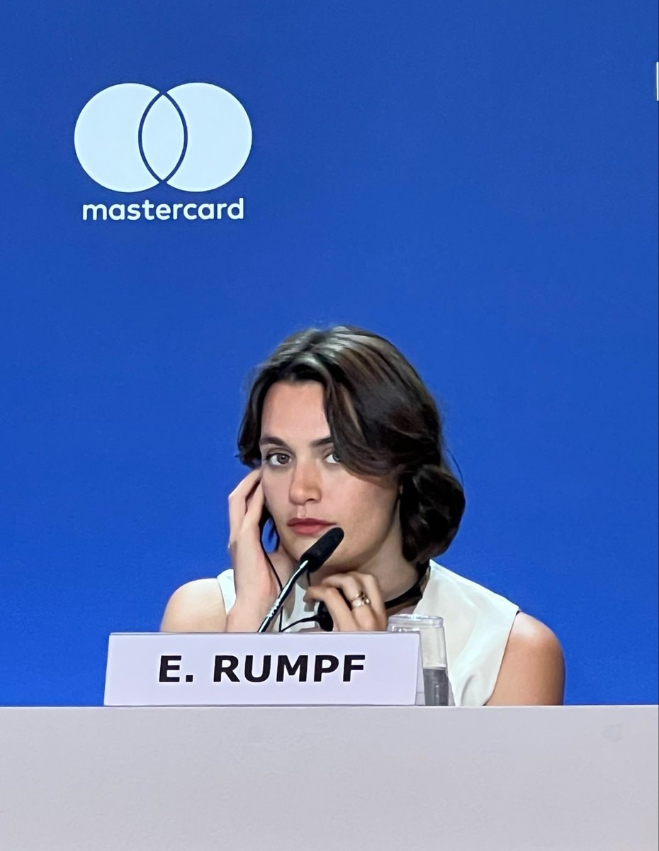 Ella Rumpf Jupiter Venice (photo 2 of 2)