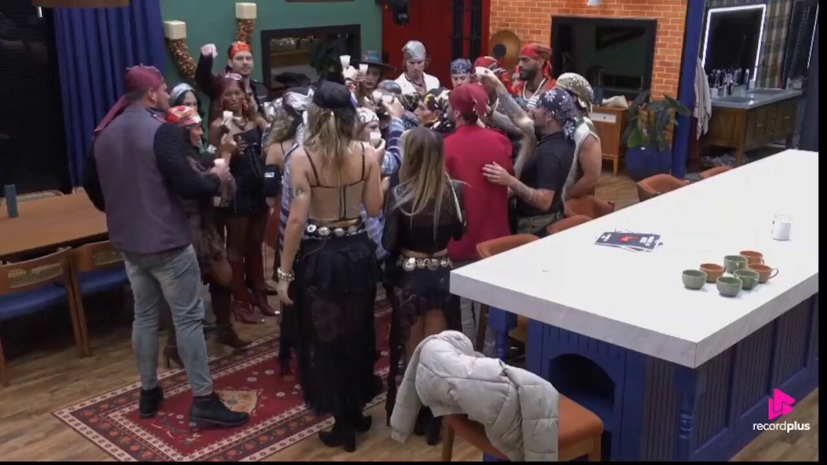 AFazenda party night