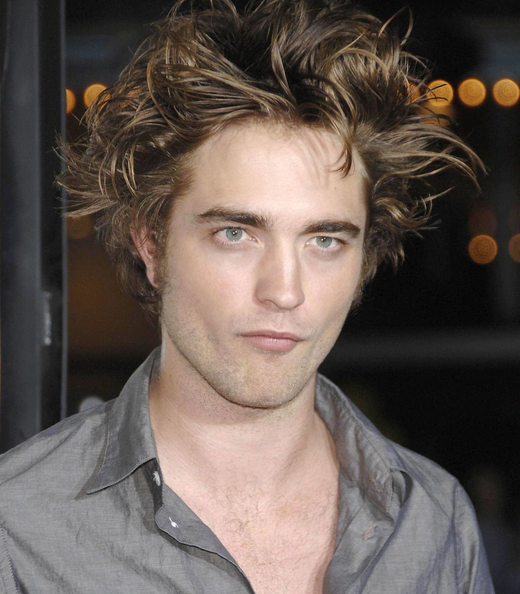 Robert Pattinson movie salaries (photo 3 of 4)