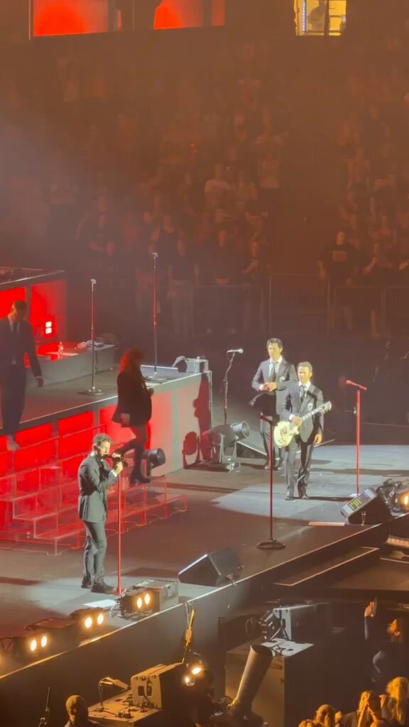 Jonas Brothers Listen When Sad MSG