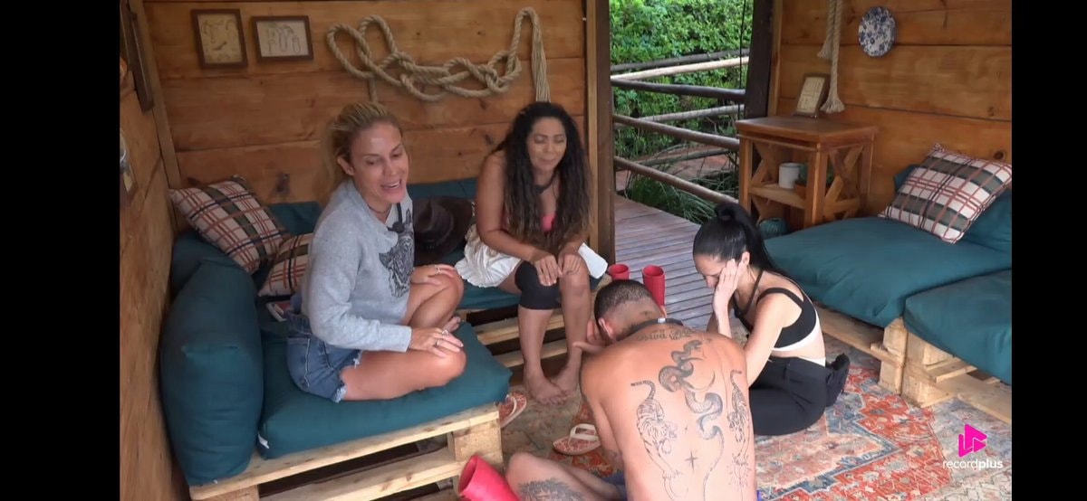 #AFazenda18 early death