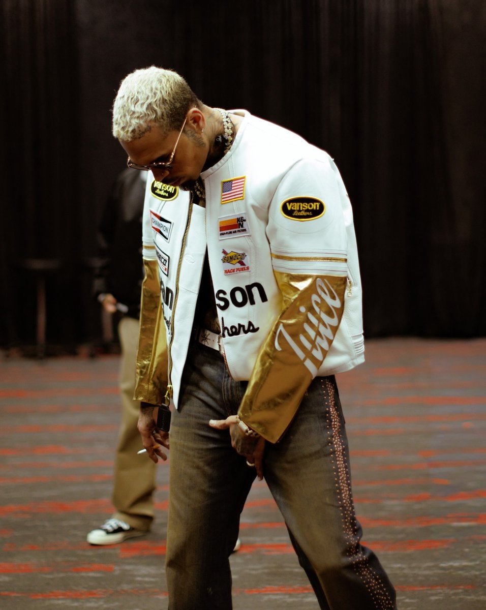 Chris Brown The R&B Tour style (photo 2 of 2)