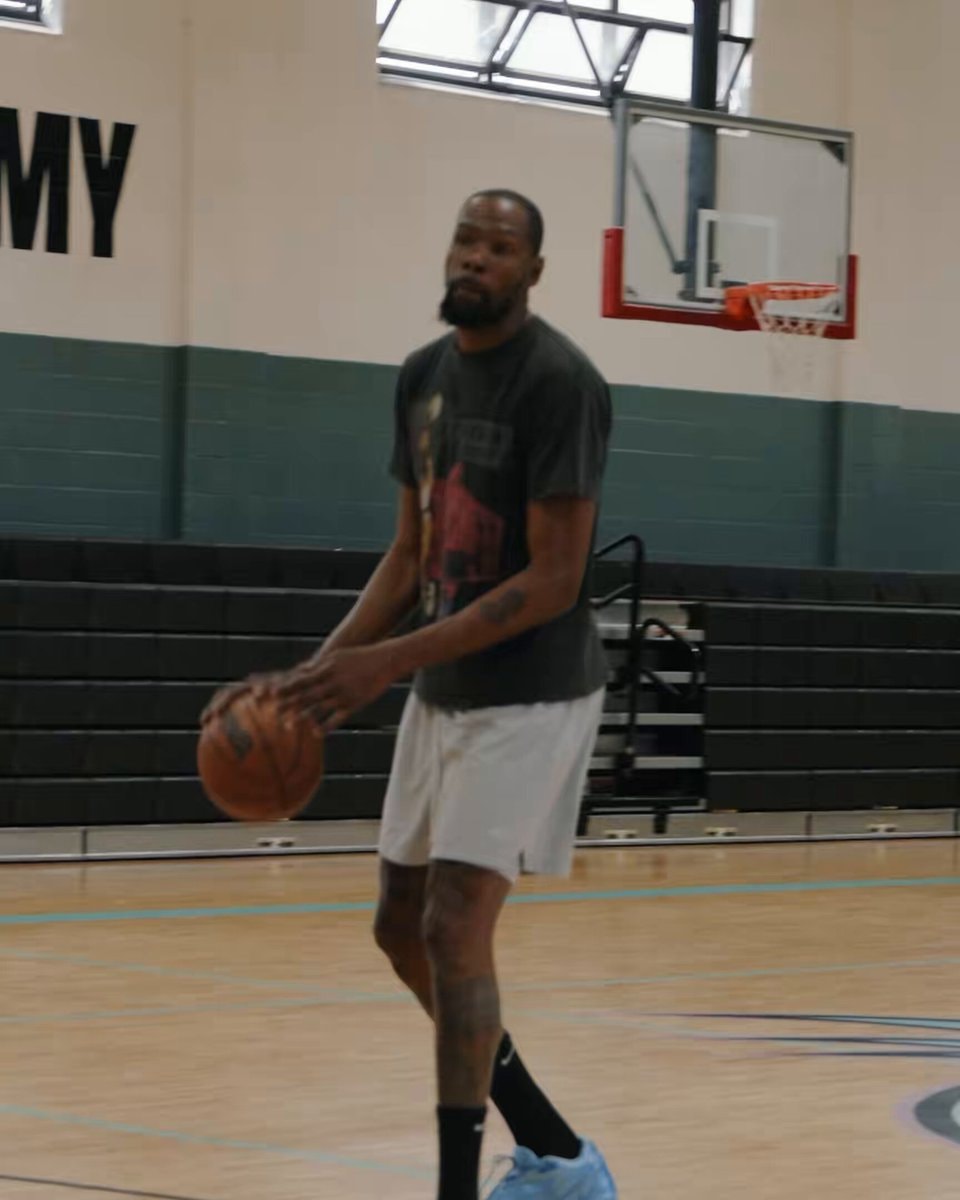 Kevin Durant Paige Bueckers gym workout