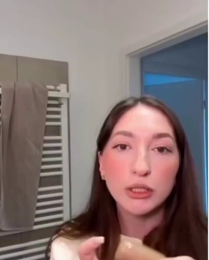 Tesla robot living with a woman