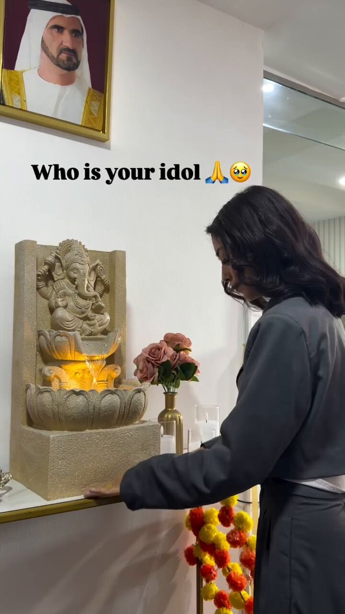 Hindu woman worships UAE leaders Hindu woman worships UAE leaders