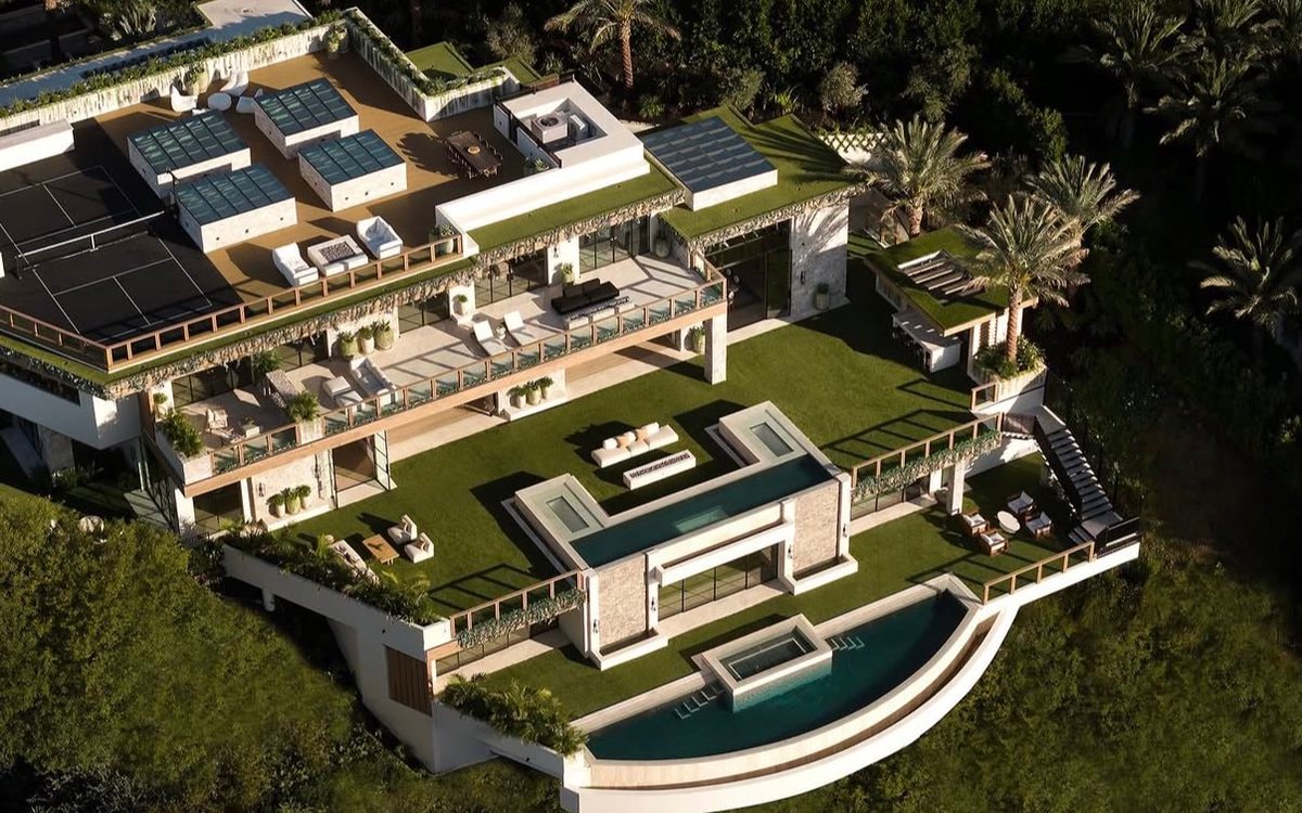 luxury home at dusk (photo 4 of 4)