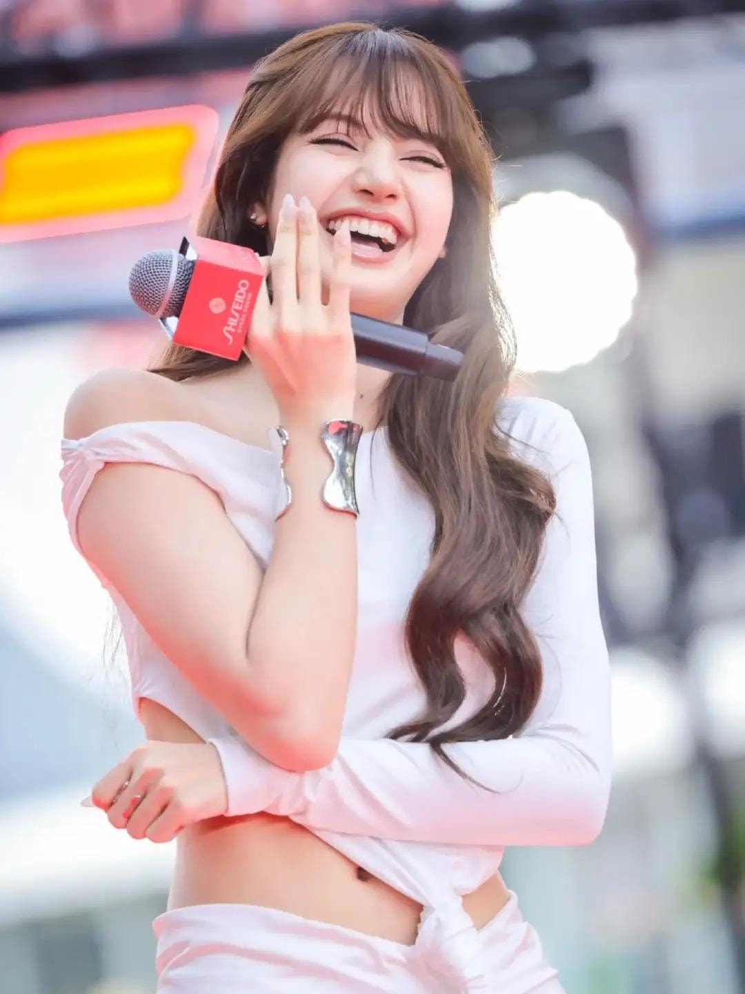 Lisa Shiseido Ultimune Studio Bangkok (photo 2 of 4)