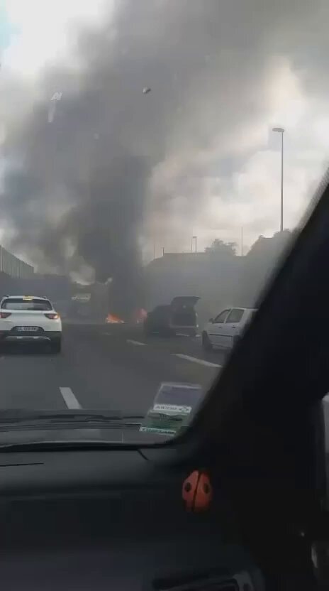 Lamborghini Aventador crash near Paris