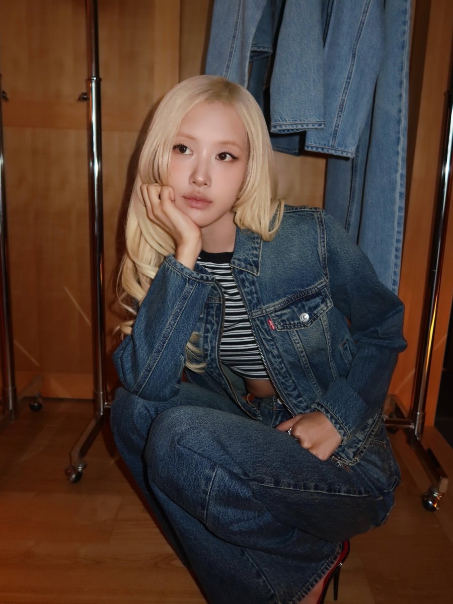 ROSÉ tour announcement