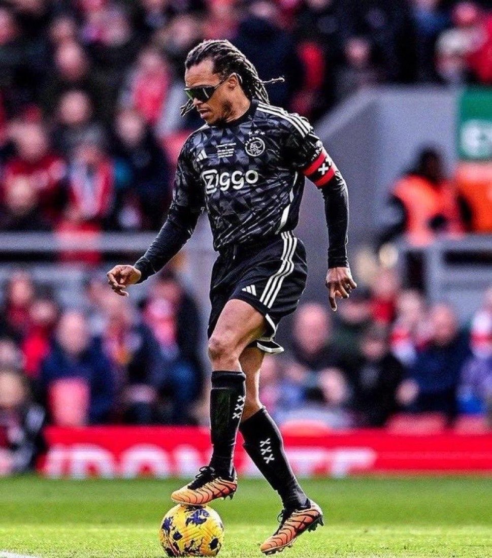 Footballers who played with disabilities