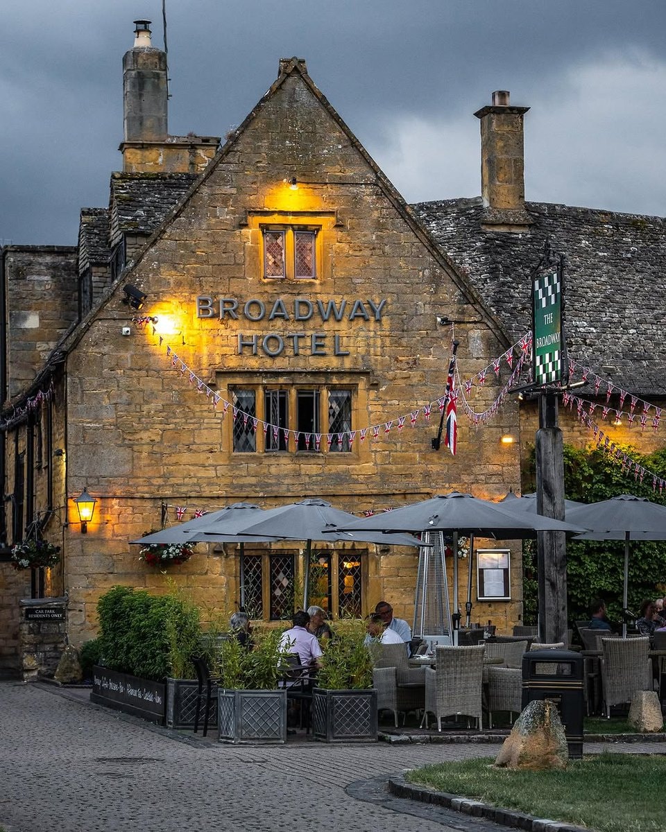 Flipside Cotswolds England (photo 2 of 4)