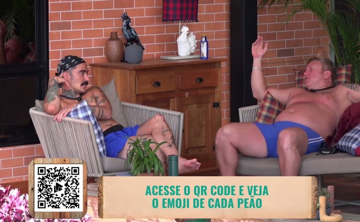 Serginho and friends debate Among us tactics