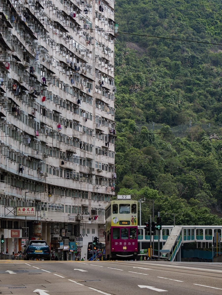 Guan Yin statue Hong Kong hillside (photo 4 of 4)