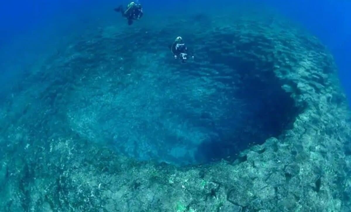 Atlantic Ocean asteroid crater discovery (photo 2 of 2)