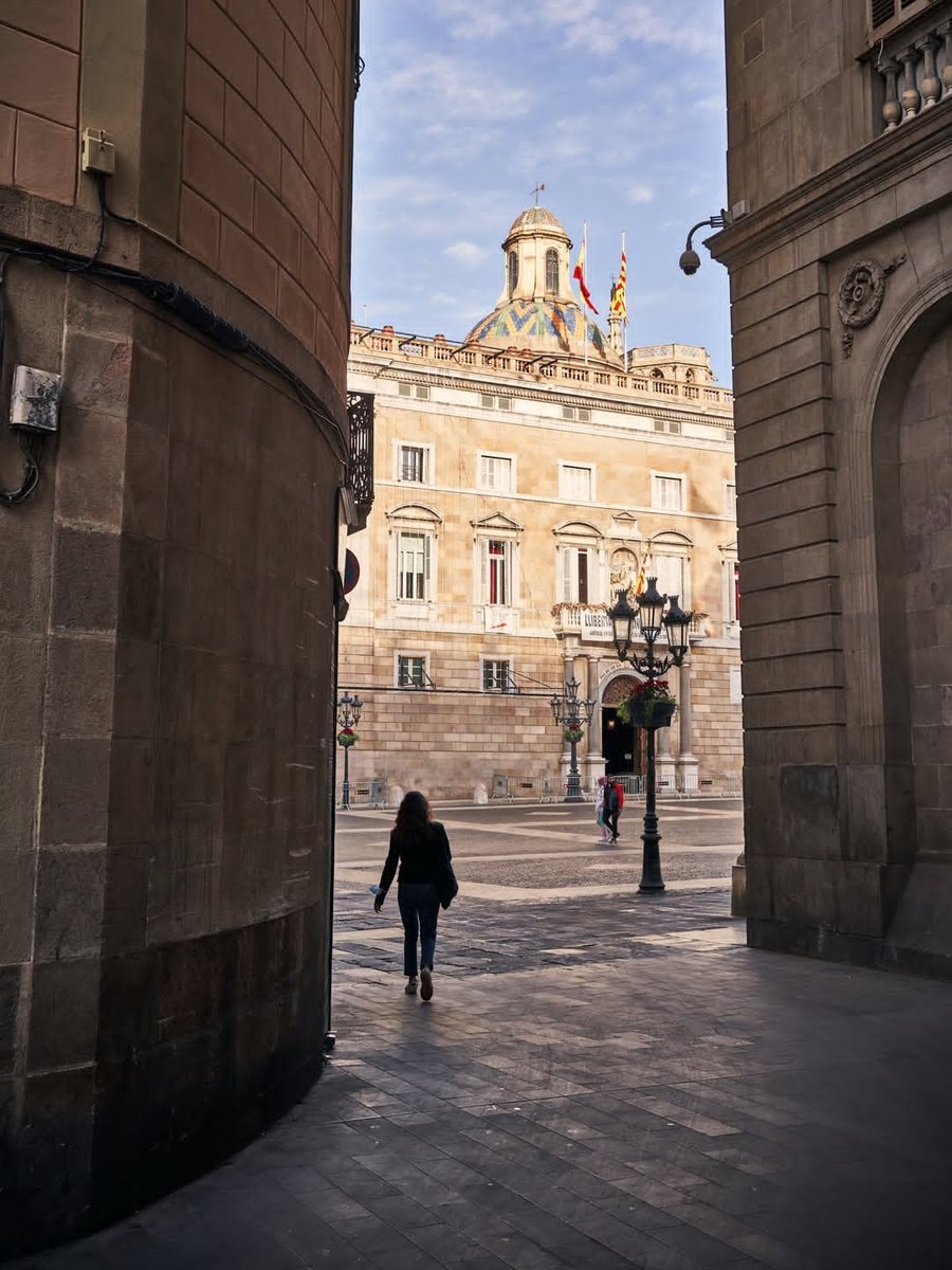 Barcelona Spain street scene (photo 3 of 3)