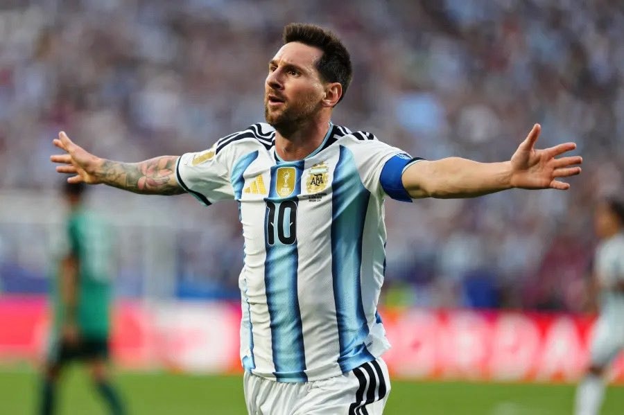 Messi left foot quote by Javier Milei