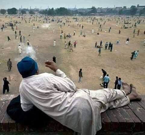 Spaniards watching England-Argentina match